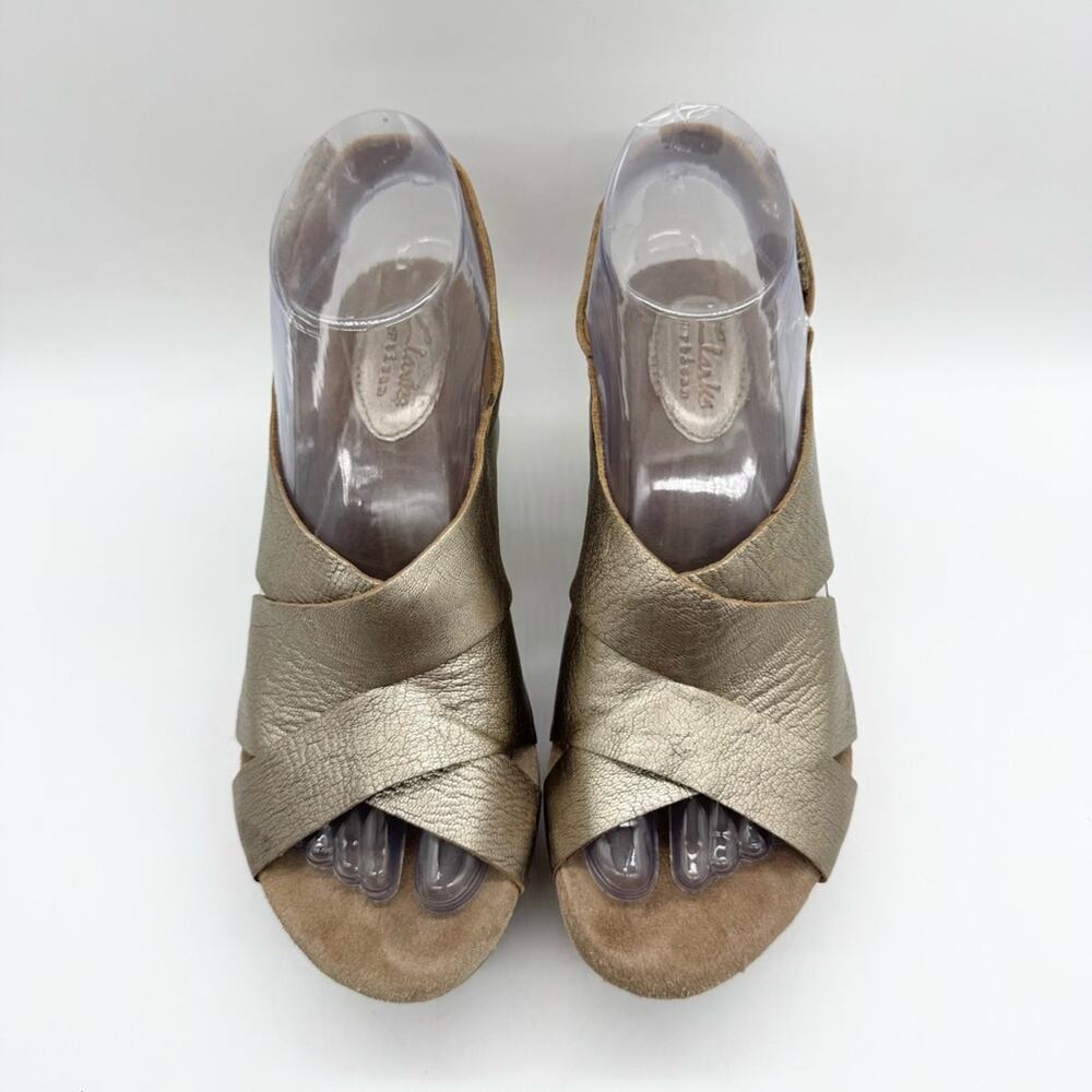 CLARKS Caslynn Diem High Heel Wedge Sandal Gold Metallic Size 7 Office‎ Dressy - Picture 6 of 14